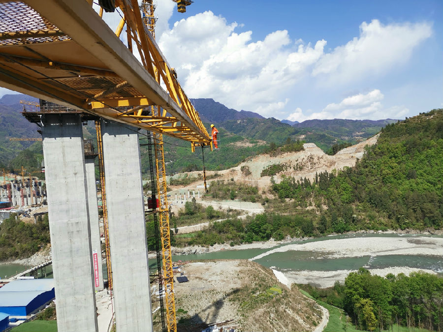 ��һ���׸߿գ�?�������أ�?jpg